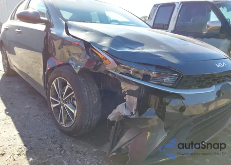 2024 Kia Forte Lxs z USA, uszkodzony, nr VIN 3KPF24AD6RE739486